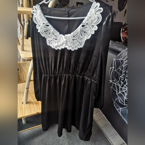 Velvet dress - Picture 2 of 6